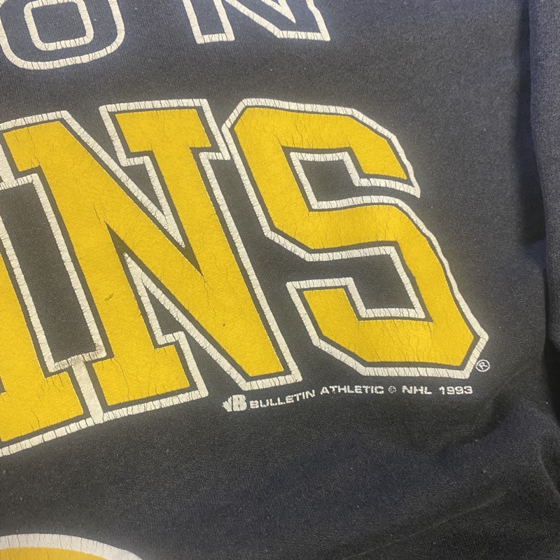 Boston Bruins, NHL One of a KIND Vintage Sweatshirt with Crystal Stars –  ShopCrystalRags