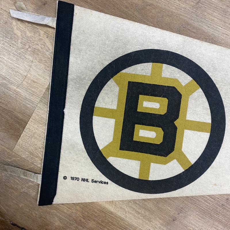 VERY EARLY BOSTON BRUINS Vintage NHL Hockey Pennant Rare Unusual Bear Logo