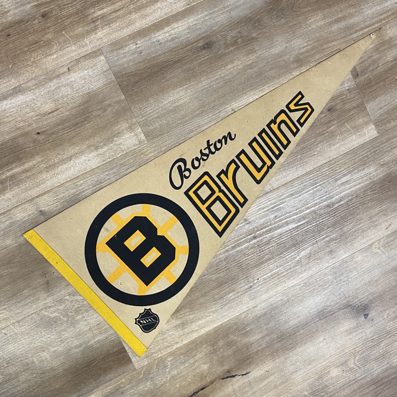 Bruins Vintage Premium Pennant