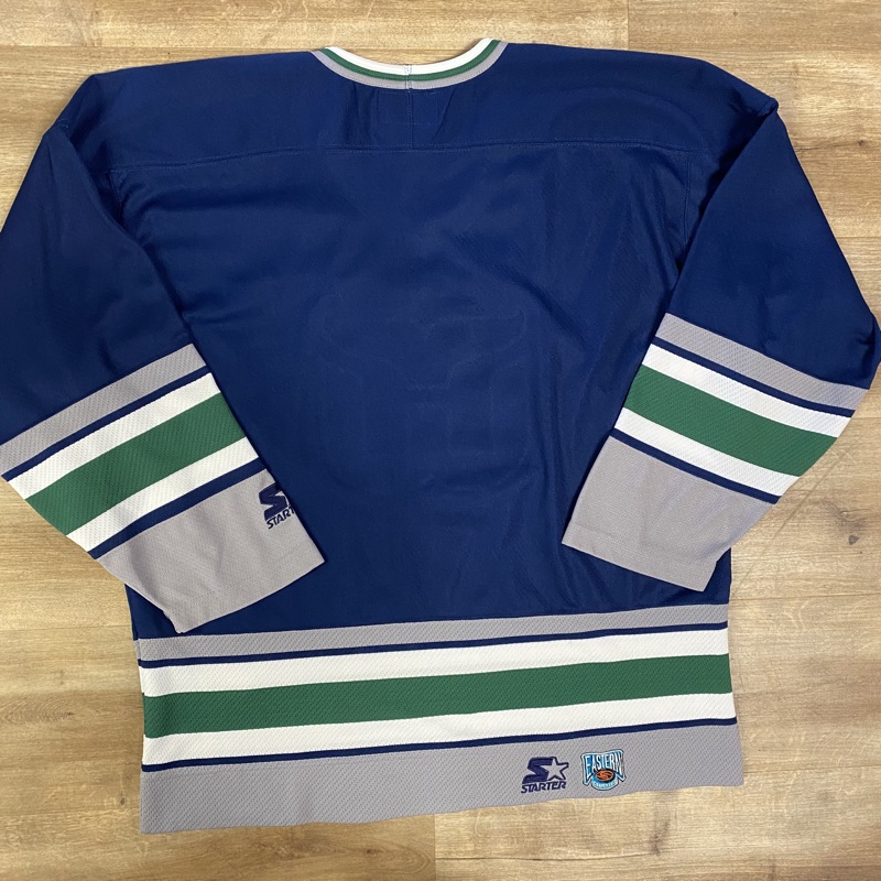 Vintage Nashville Predators 90s Starter Hockey Jersey Blue and